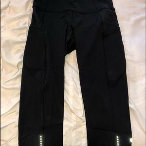 Lululemon cropped black leggings!